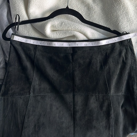 CAbi 100% (Suede) Leather Black Midi Skirt - Slight High Low Hem - Picture 10 of 10
